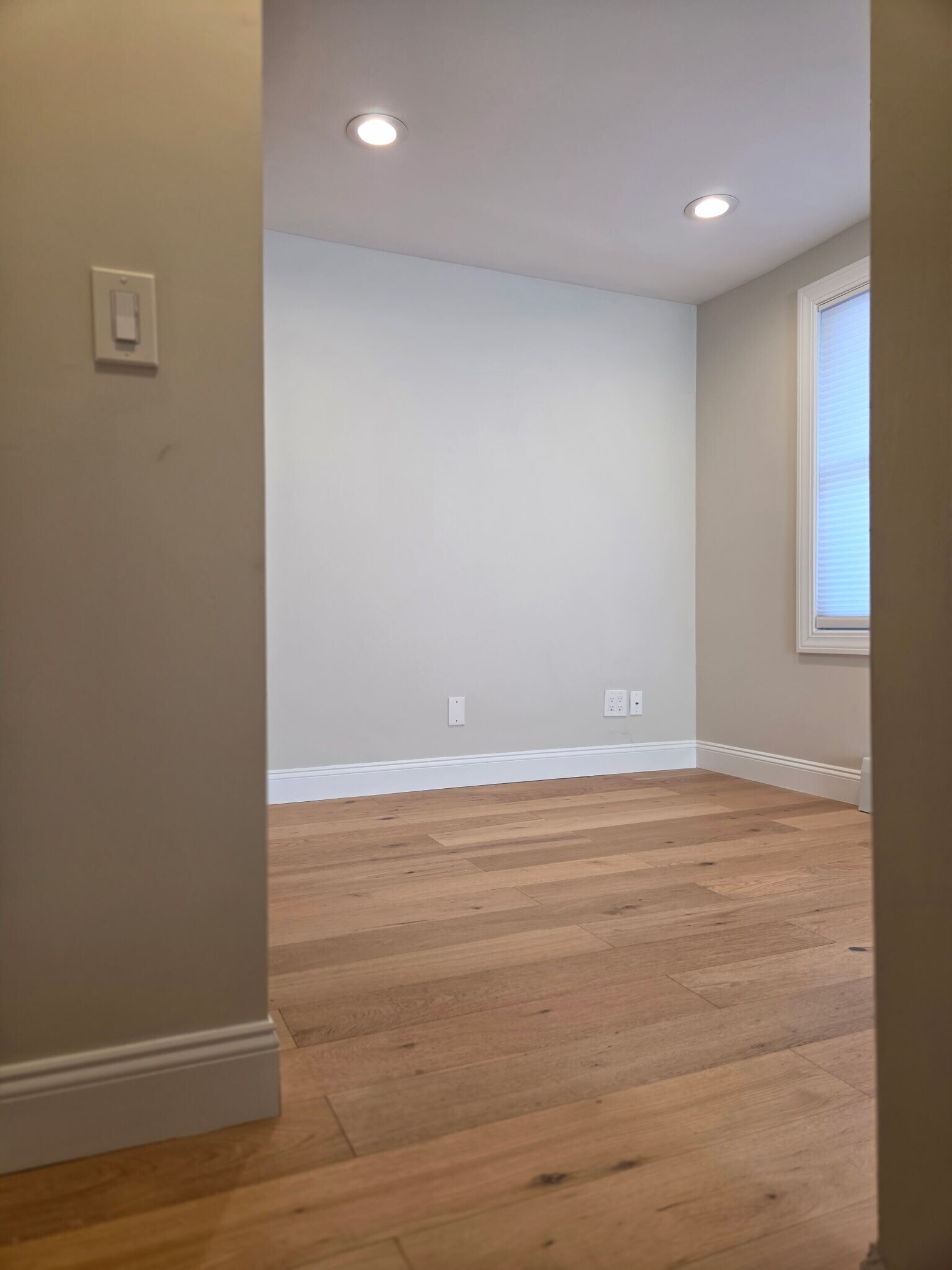 Building Photo - 56 Ellington Ave