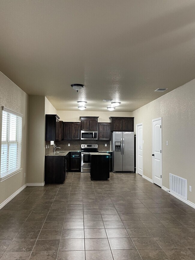 Building Photo - 1713 Risen Star Ln