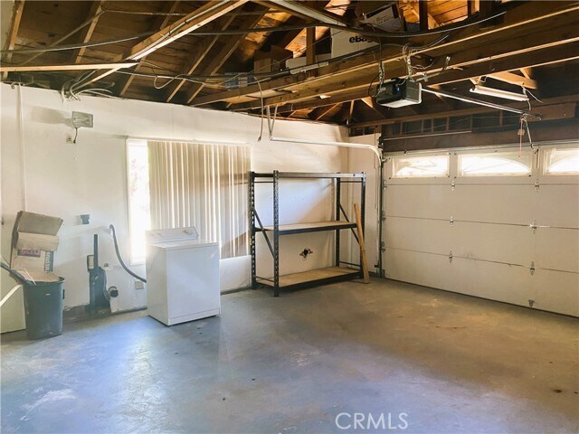 Building Photo - 9257 La Shell Dr