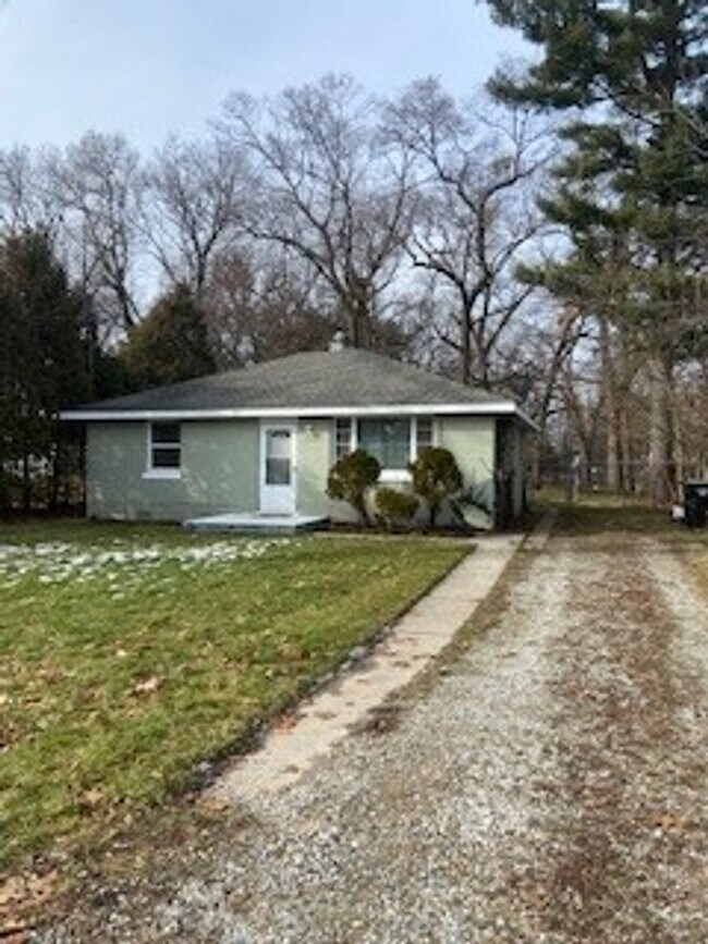 Building Photo - 55363 Lexington Ave