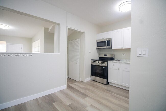 Building Photo - 5860 SW 9th St