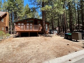 Building Photo - Gorgeous Location Near Heavenly - 3 Bed, 2...