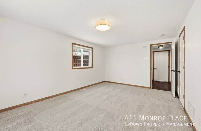 Building Photo - 411 Monroe Pl