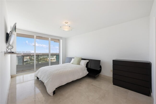 Building Photo - 3201 NE 183rd St