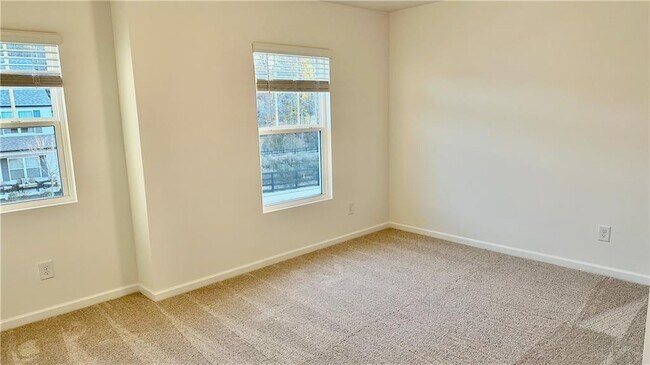 Building Photo - 213 Bloomfield Cir