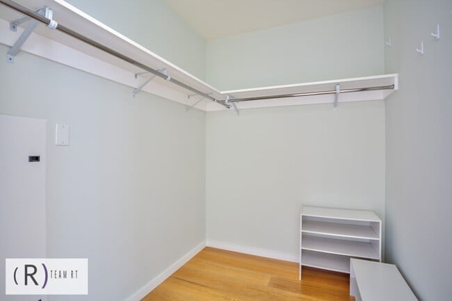 Building Photo - Oceanview Luxurious Chic Condo for High Quality Lifestyle