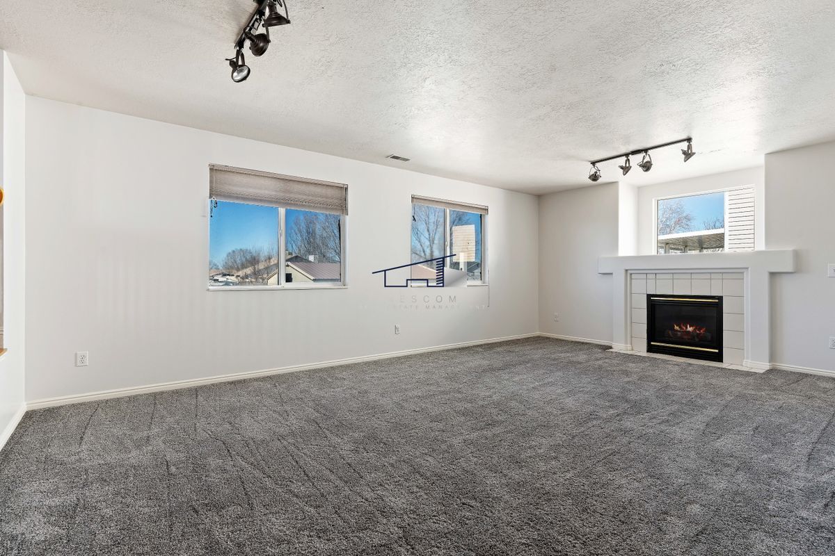 Building Photo - 5589 S 3275 W