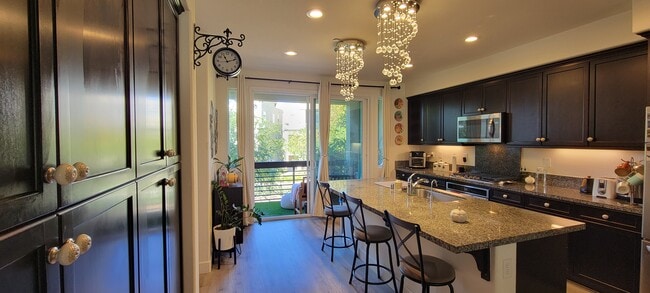 Kitchen (entry to patio) - 5721 Sterling St