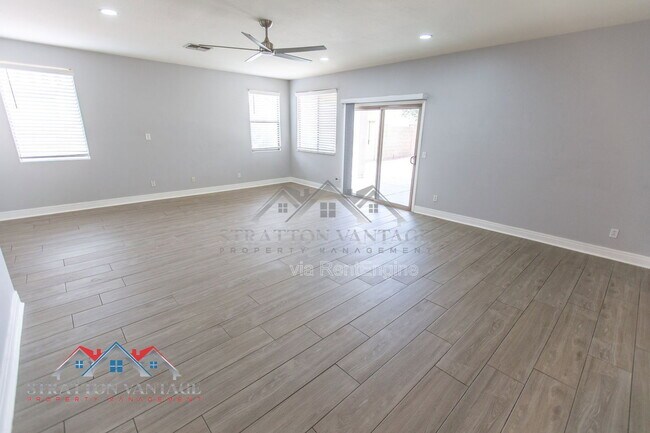 Building Photo - 3068 E Ravenswood Dr