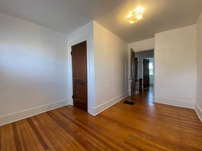 Building Photo - 1723-1725 N LIMESTONE