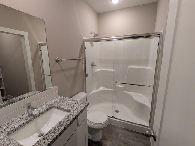 Building Photo - 5224 N Cypress Cir