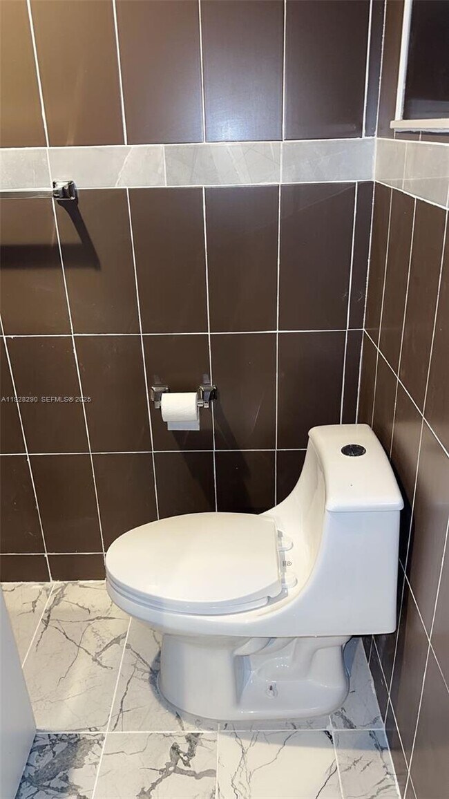 Building Photo - 2140 N 62nd Ave