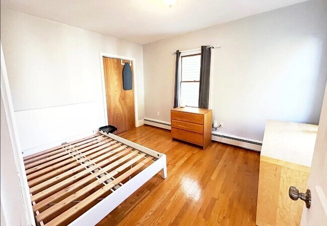 Building Photo - 40 Plymouth St