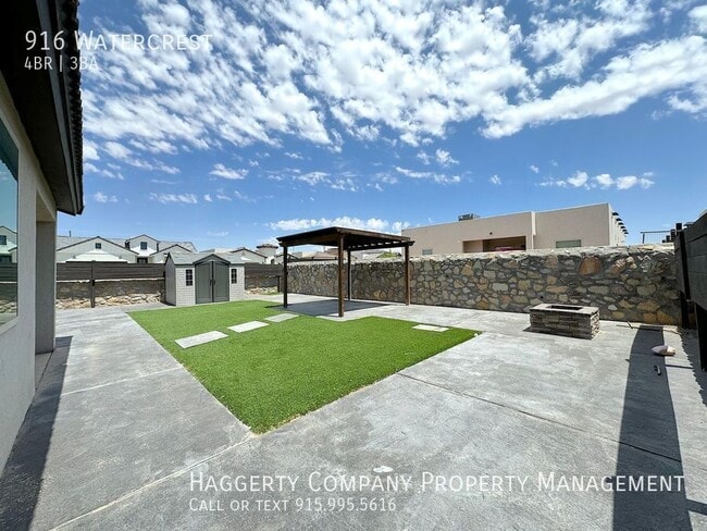 Building Photo - 916 Watercrest-