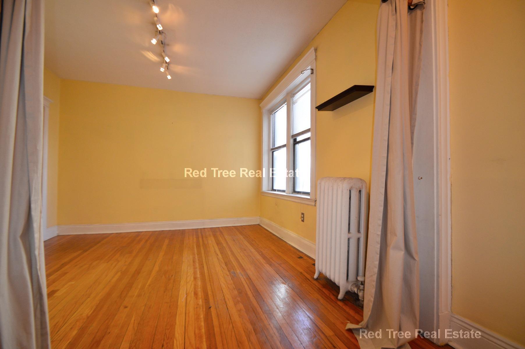 Building Photo - 15 Park Dr