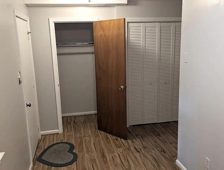 Building Photo - 1902 Curtis Ct SE