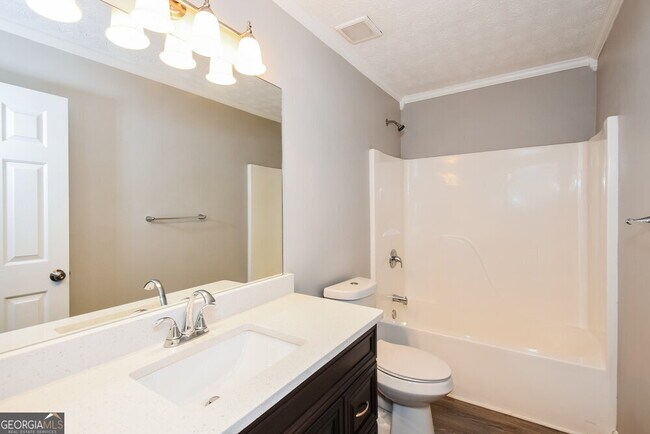 Building Photo - 2105 Caneridge Dr