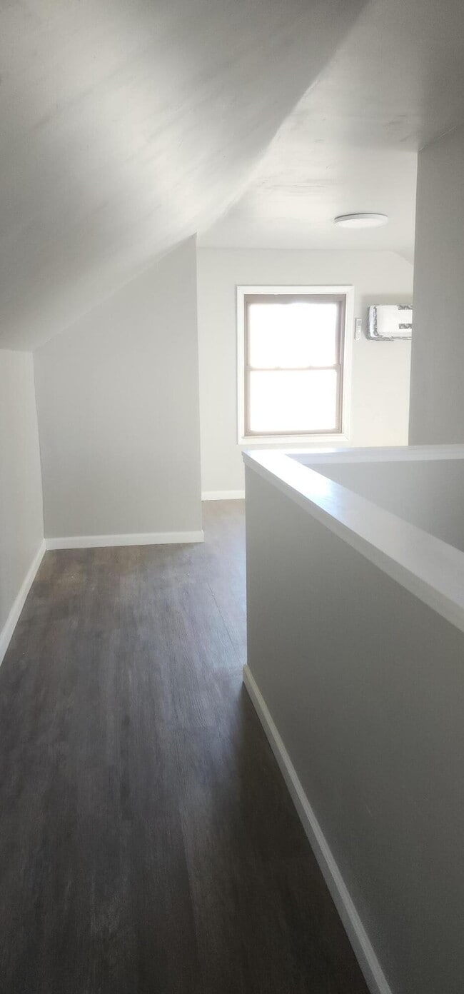 Building Photo - 6793 Pelham Rd