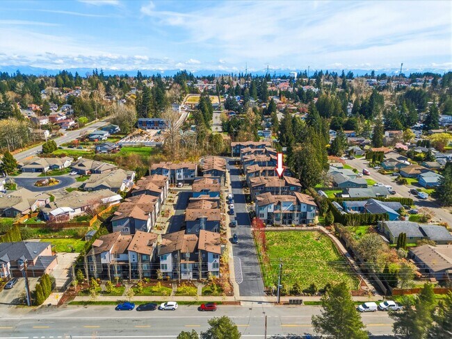 Building Photo - GORGEOUS Edmonds 2 Bedroom Primary Suites - Plus Flex Space