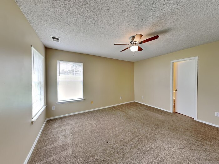 Building Photo - 3059 Champion Ln SW