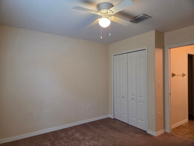 Building Photo - Adjacent to Waterfront Park