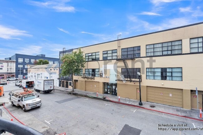 Building Photo - 161 Capp St