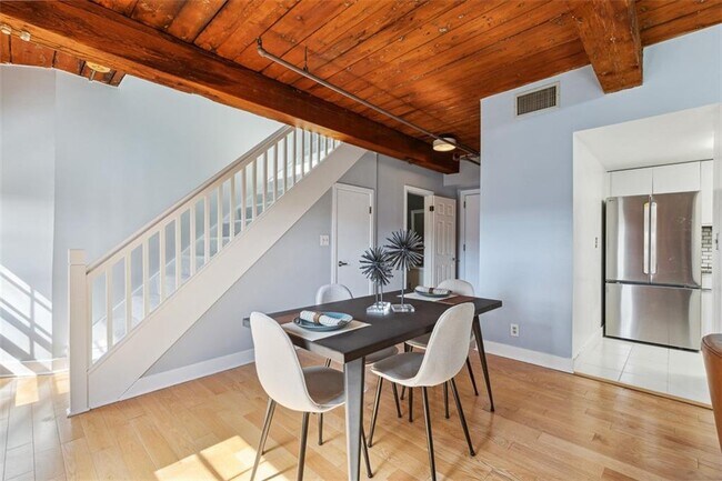 Building Photo - 555 S Water St