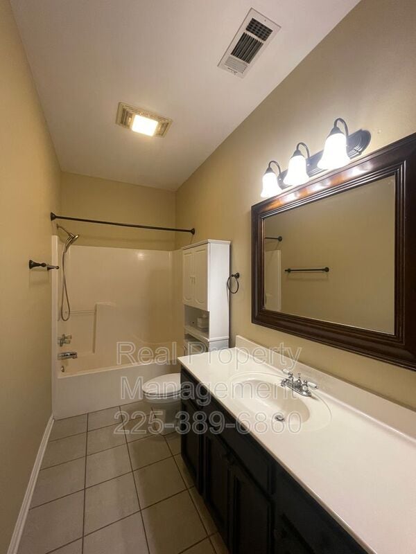 Building Photo - 25889 Regency Ave