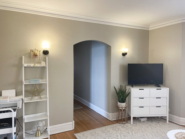 Building Photo - 1919A Grove Ave-35