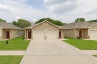 Building Photo - 807 S Wilson St