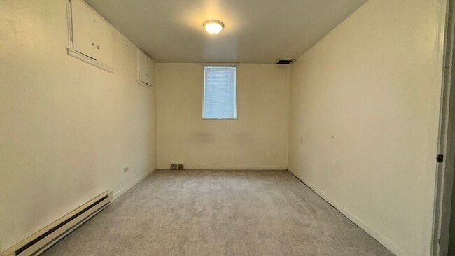 Building Photo - 3 bedroom, 2 bath Single Family house