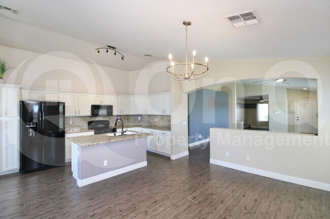 Building Photo - 25835 W Whyman St