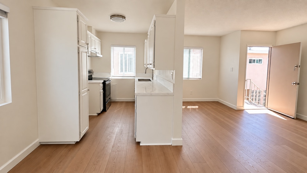 Kitchen & Living Area - 2867 W 235th St