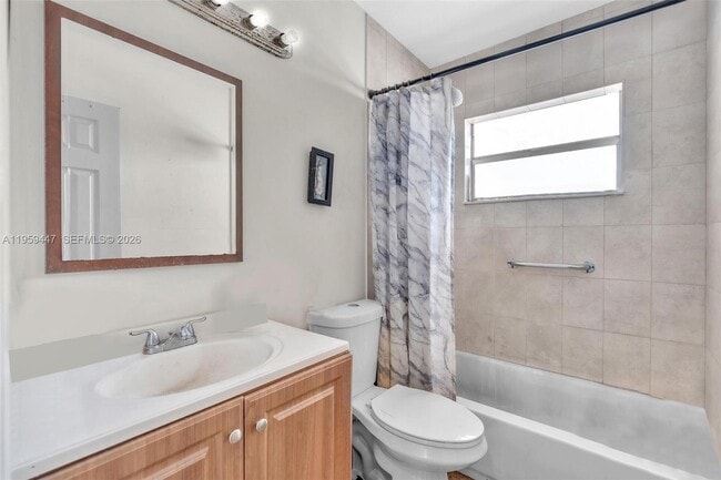 Building Photo - 1300 NW 43 Terrace