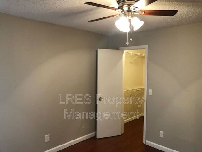 Building Photo - 465 Forestway Cir