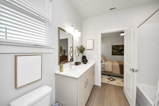 Building Photo - 22014 Lesley Grove Ln