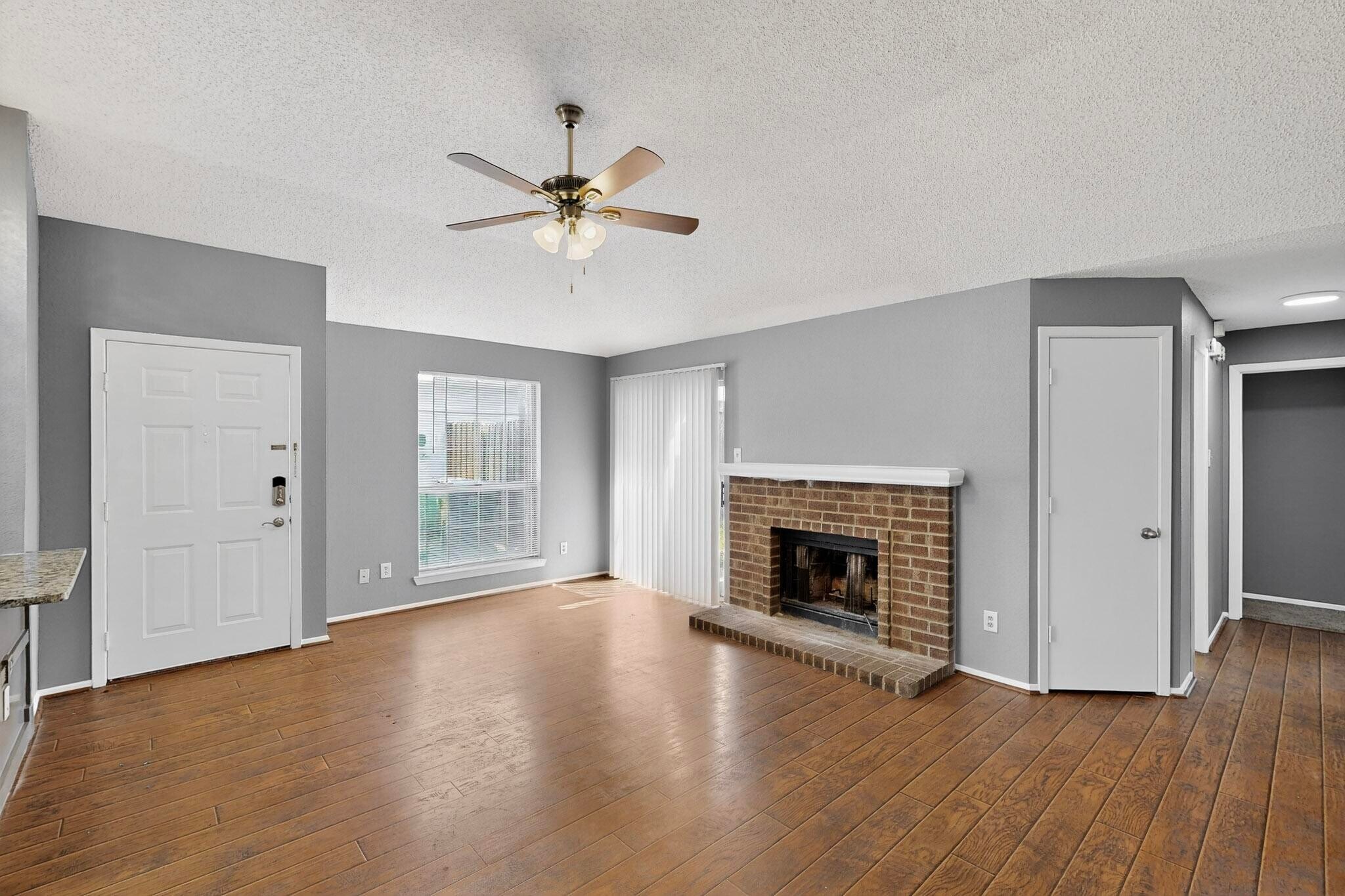 Family room1 - 4028 Scarsdale Ln
