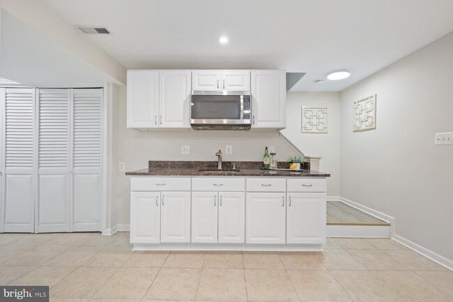 Building Photo - 17105 Amity Dr