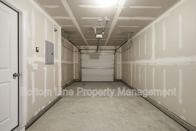 Building Photo - 3606 Elm Grv Ln