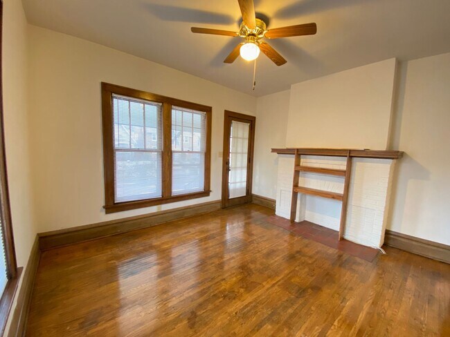 Building Photo - Indianola Ave 2777-2779 LAMT