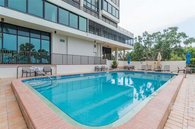 Building Photo - 770 S Palm Ave