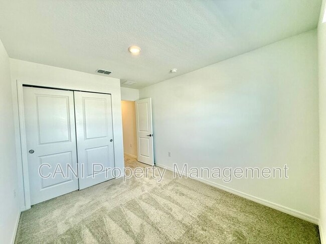 Building Photo - 212 Riverfront Wy