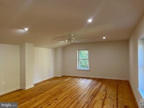 Building Photo - 48 Waller Point Dr