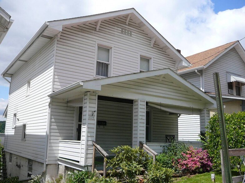Primary Photo - 1715 Woodmont Ave