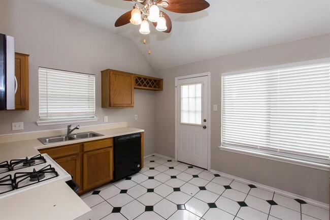 Building Photo - 9022 Driftstone Dr