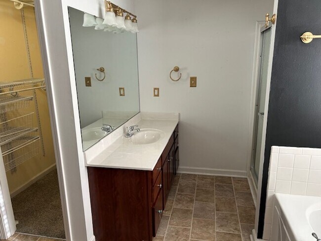 Building Photo - 3304 Heatherwood Trace