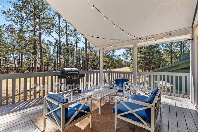 Building Photo - 1720 N Doral Way