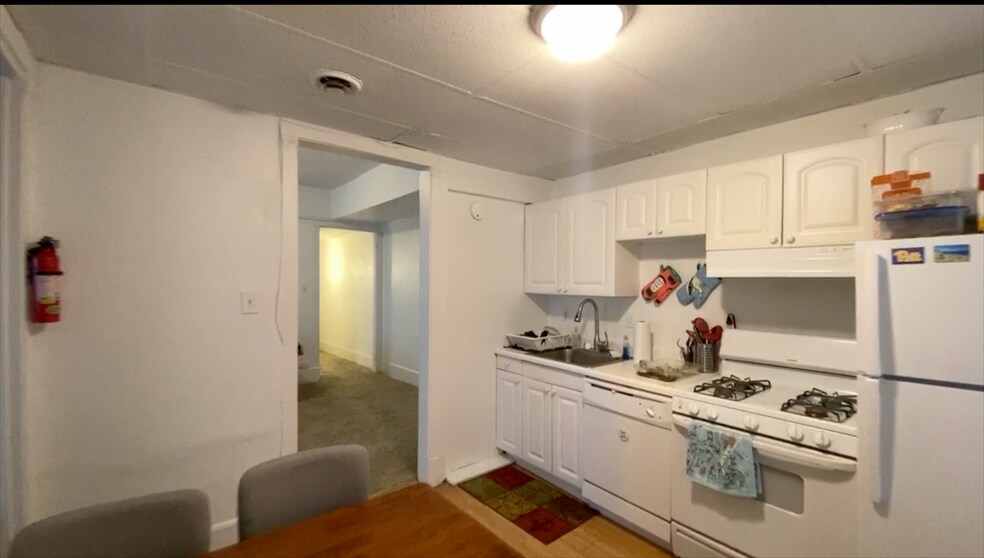 Building Photo - 218 N Craig St