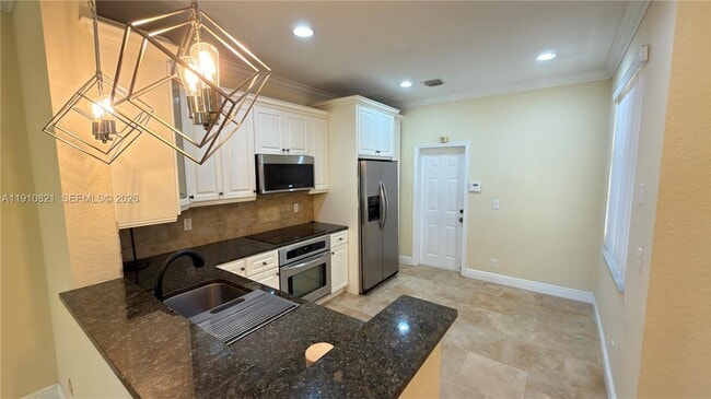 Building Photo - 3887 Tree Top Dr