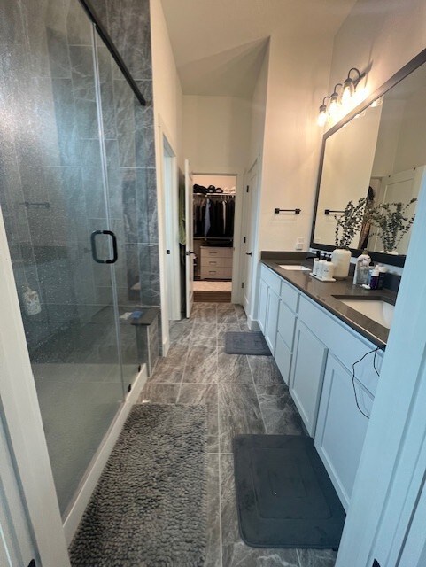 Building Photo - Room in House on Wellspring Loop